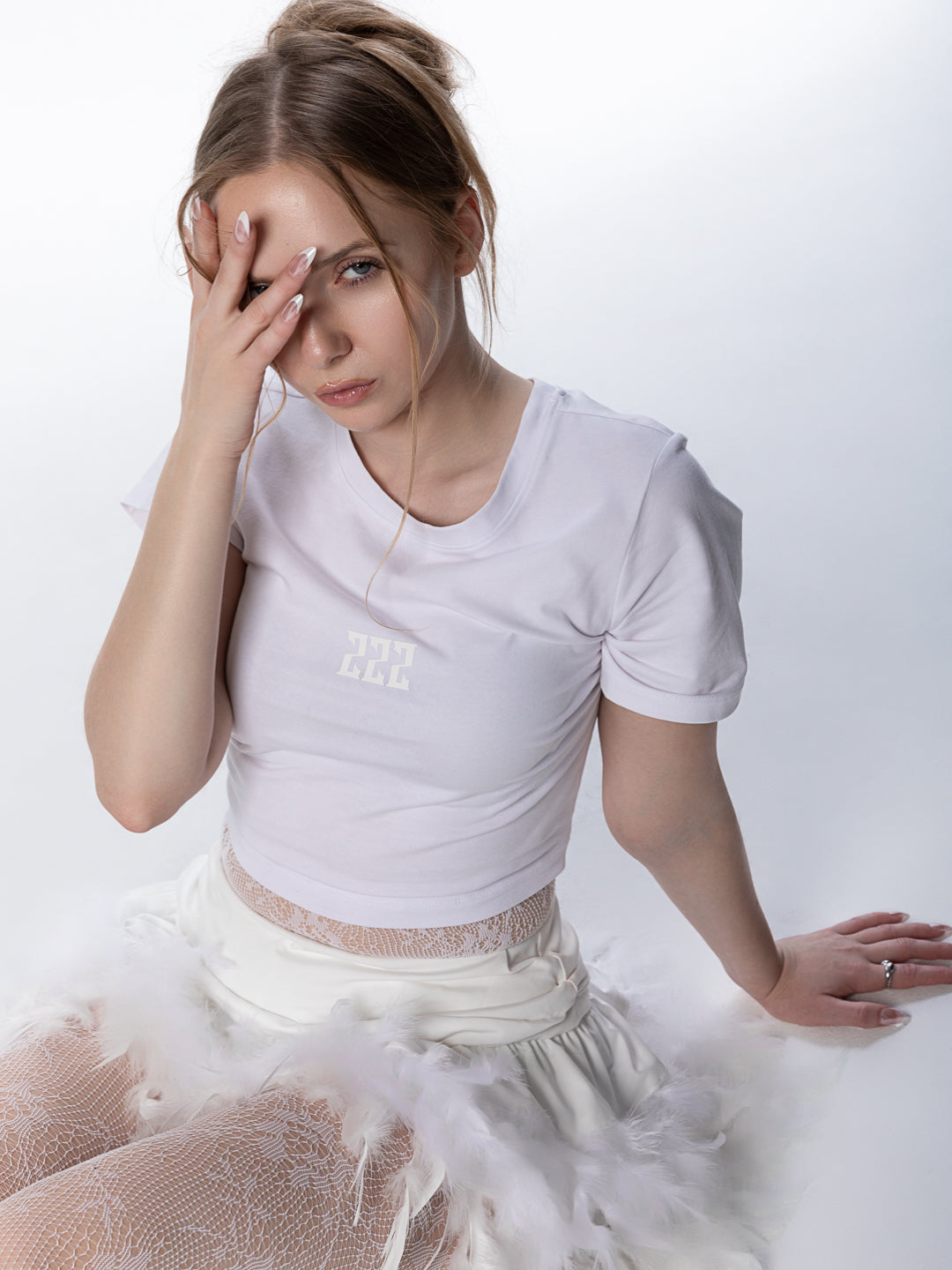 GLOWING WINGS CROP TEE